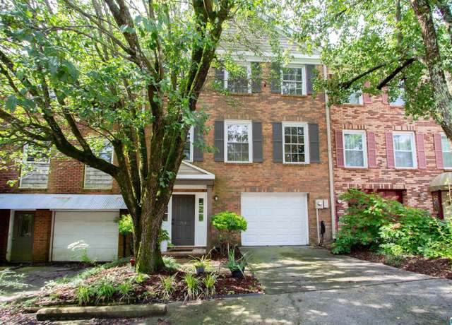 Property at 2130 Montreat Pkwy, Vestavia Hills, AL 35216, 3 beds, 2.5 baths