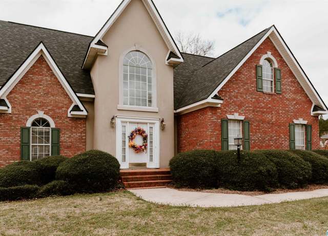 Property at 2041 Arrowhead Dr, Sylacauga, AL 35150, 4 beds, 2.5 baths