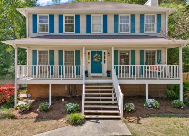 Property at 913 Falling Star Ln, Alabaster, AL 35007, 3 beds, 2.5 baths