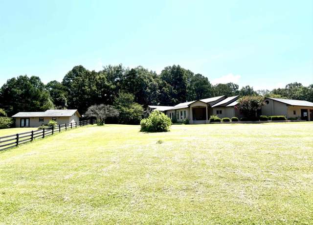 Property at 2877 Lamon Chapel Rd, Jasper, AL 35503, 4 beds, 3.5 baths