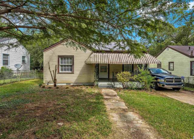 Property at 108 Pine St, Hueytown, AL 35023, 3 beds, 2 baths