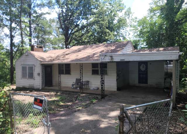 Property at 1945 Arkansas St, Leeds, AL 35094, 3 beds, 1 bath