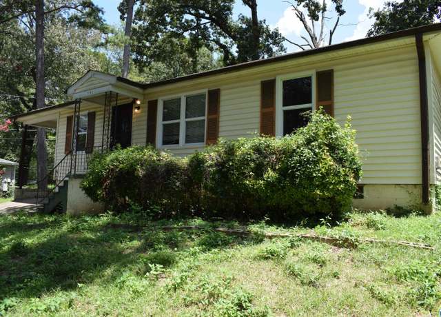 Property at 1153 Linwood St, Birmingham, AL 35215, 3 beds, 1 bath