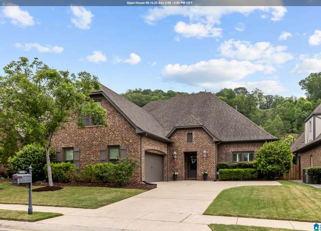 Property at 3057 Valley Ridge Rd, Hoover, AL 35242, 3 beds, 2.5 baths