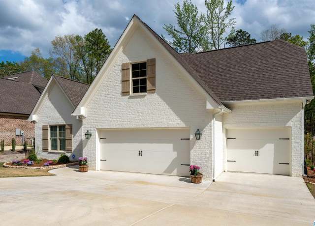 Property at 330 Kinross Cir, Pelham, AL 35124, 4 beds, 3 baths
