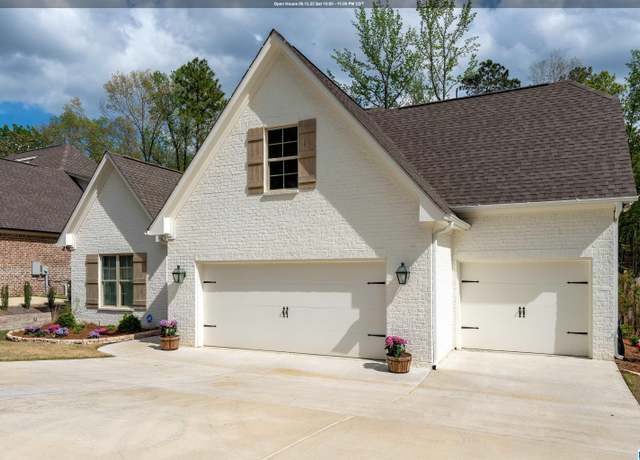 Property at 330 Kinross Cir, Pelham, AL 35124, 4 beds, 3 baths
