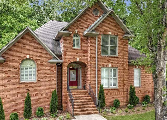 Property at 5192 Park Trace Dr, Hoover, AL 35244, 4 beds, 4.5 baths