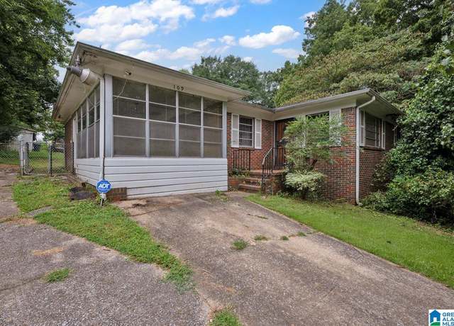 Property at 109 26th Ave NE, Center Point, AL 35215, 3 beds, 2 baths
