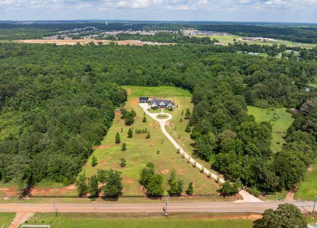 Property at 48 County Road 107, Montevallo, AL 35115, 6 beds, 4.5 baths