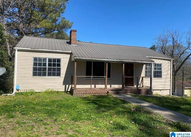 Property at 400 W 14th St, Jasper, AL 35501, 4 beds, 2.5 baths