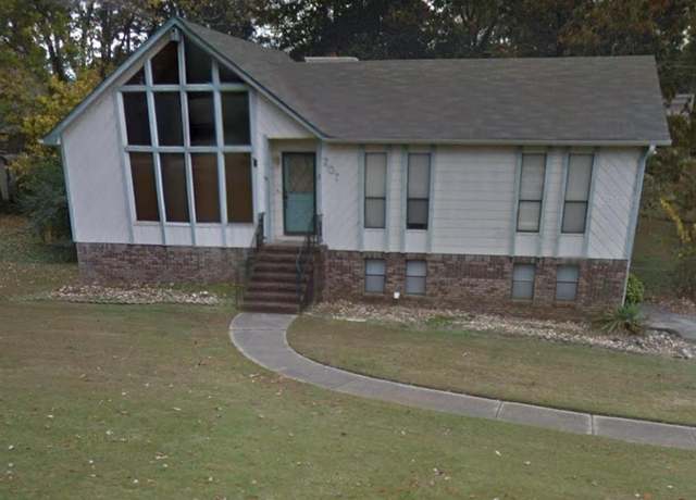 Property at 207 11th Pl, Pleasant Grove, AL 35127, 3 beds, 2 baths