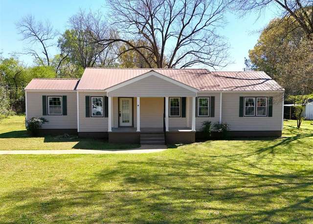 Property at 41 College Ave, Lincoln, AL 35096, 4 beds, 1.5 baths