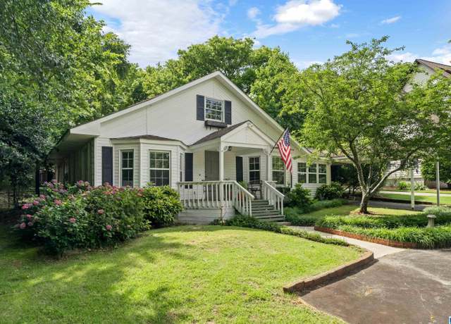 Property at 512 Park Ave, Hoover, AL 35226, 3 beds, 2 baths