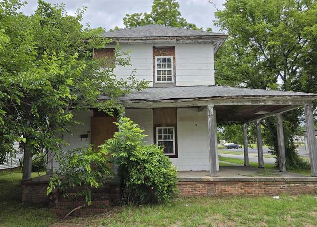 Property at 101 W 17th St, Anniston, AL 36201, 4 beds, 2 baths