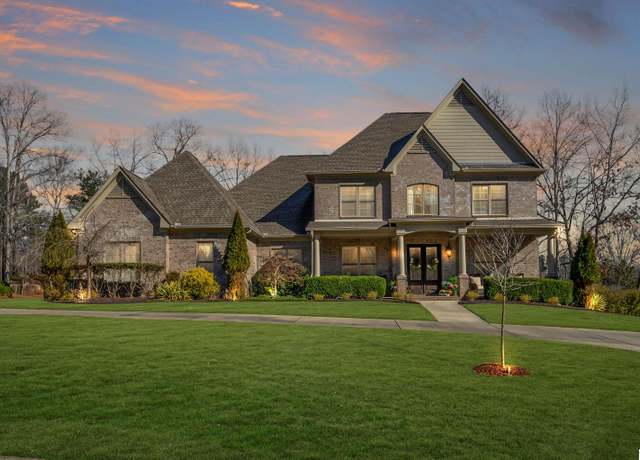 Property at 4810 Southlake Pkwy, Hoover, AL 35244, 6 beds, 4.5 baths