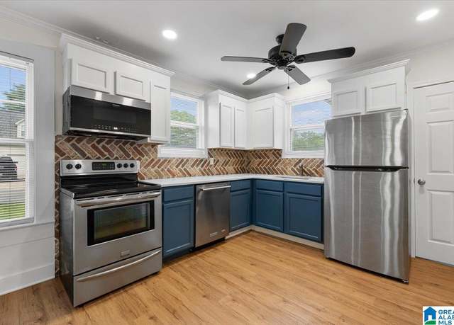 Property at 401 W 3rd Ave, Oneonta, AL 35121, 3 beds, 1 bath