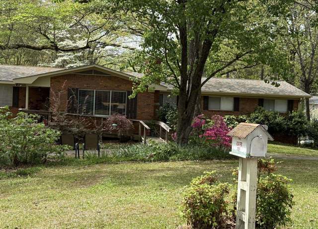 Property at 333 10th St NW, Alabaster, AL 35007, 3 beds, 4 baths