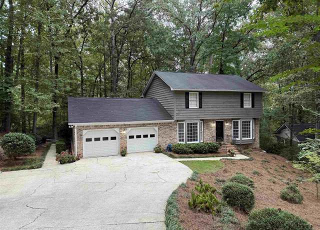 Property at 705 Bailey Brook Cir, Hoover, AL 35244, 3 beds, 2.5 baths