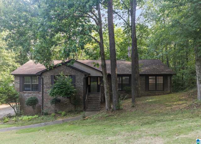 Property at 2005 Crossvine Rd, Hoover, AL 35244, 4 beds, 3 baths