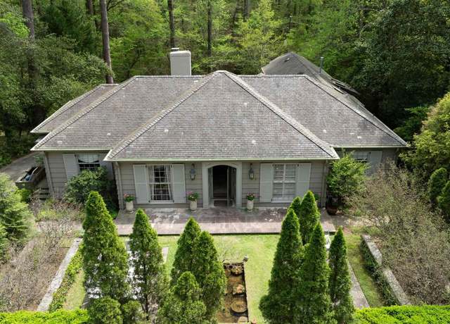 Property at 3821 Glencoe Dr, Mountain Brook, AL 35213, 4 beds, 4 baths