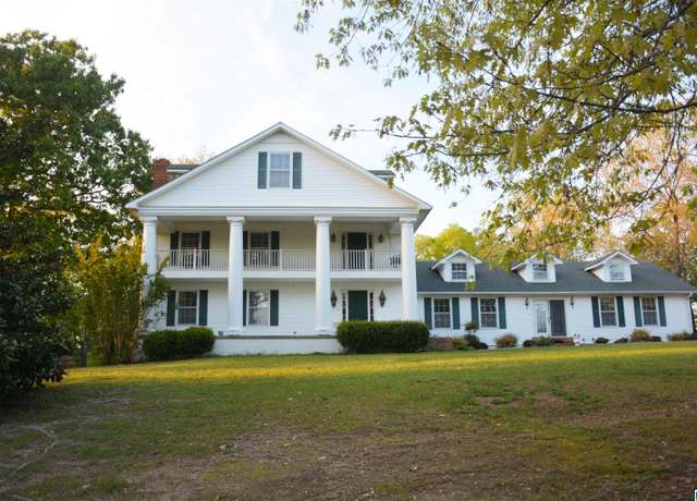 Property at 1551 Cannon Gap Rd, Gadsden, AL 35905, 4 beds, 3 baths