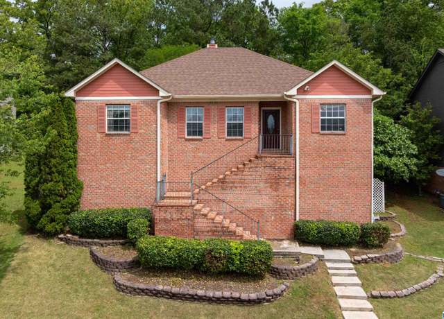 Property at 166 Stratford Cir, Pelham, AL 35124, 3 beds, 2 baths
