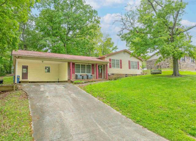 Property at 1214 Wildoak Dr, Anniston, AL 36206, 3 beds, 2 baths