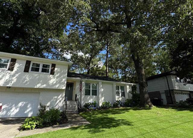 Property at 2221 Rocky Ridge Rd, Hoover, AL 35216, 3 beds, 2 baths