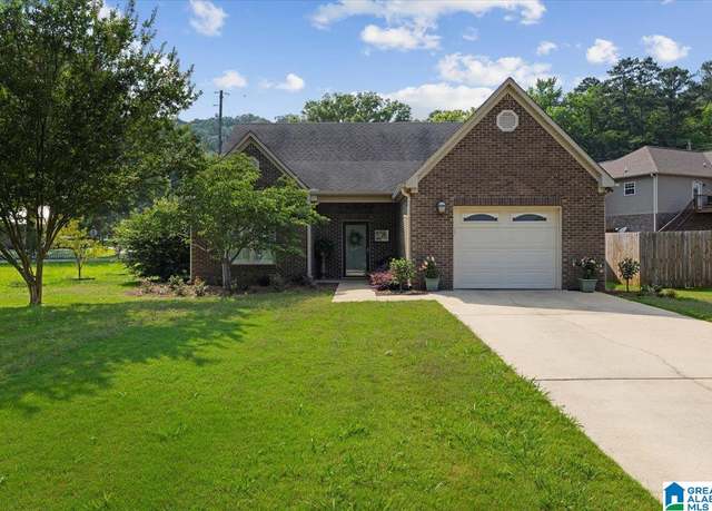 Property at 900 Park Ave, Oneonta, AL 35121, 2 beds, 2 baths