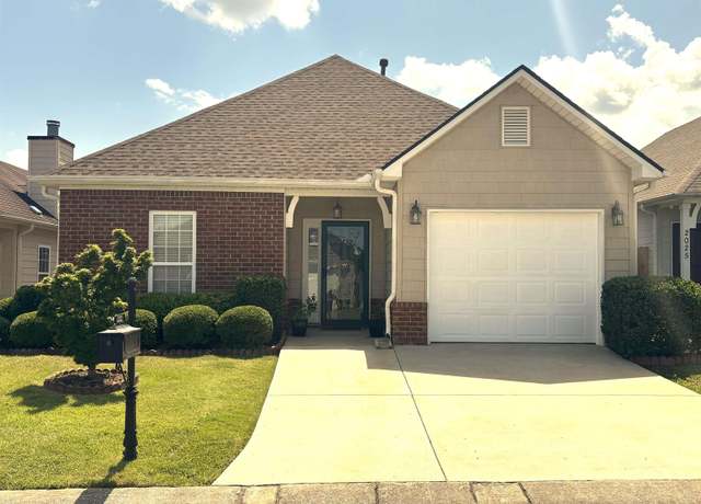 Property at 2021 Fairbank Cir, Chelsea, AL 35043, 3 beds, 2 baths