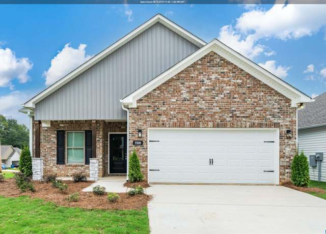Property at 5500 Blue Jay Cir, Bessemer, AL 35022, 4 beds, 2 baths