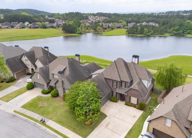 Property at 1042 Edgewater Ln, Chelsea, AL 35043, 5 beds, 3.5 baths