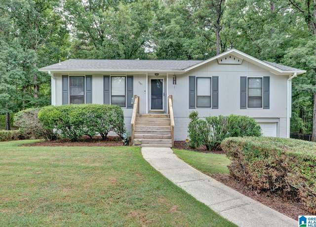 Property at 3261 Fieldale Dr, Hueytown, AL 35023, 4 beds, 2 baths