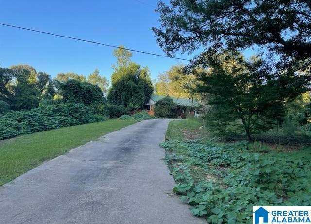 Photo of 735 Old Rockhouse Rd, Sylacauga, AL 35150
