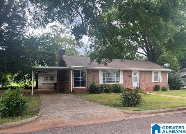 Property at 211 Sunset Dr, Talladega, AL 35160, 3 beds, 1 bath