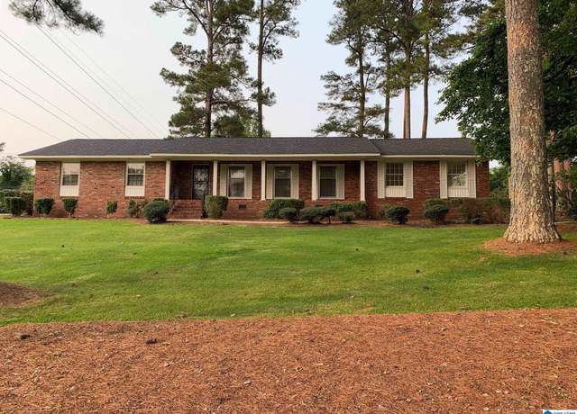Property at 700 6th St S, Oneonta, AL 35121, 3 beds, 2 baths