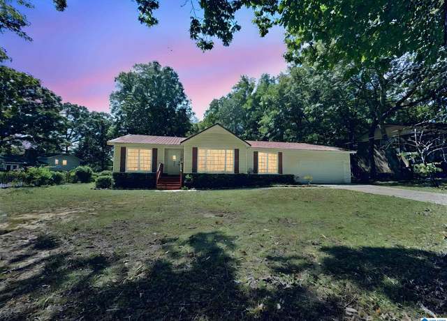 Property at 706 Sugarloaf Ln, Anniston, AL 36207, 3 beds, 2 baths