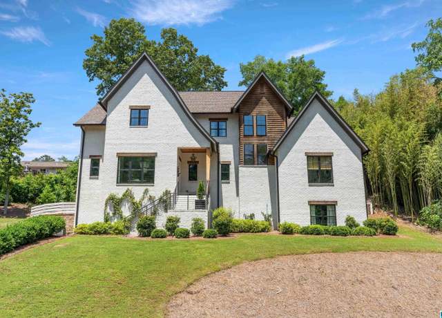 Property at 3326 Ridgely Dr, Vestavia Hills, AL 35243, 4 beds, 3.5 baths