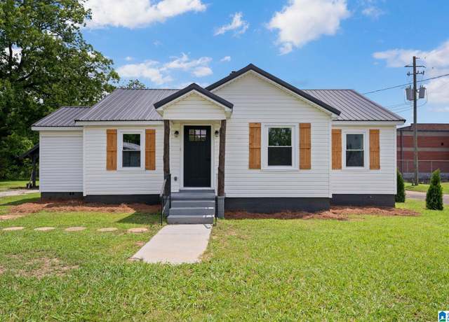 Property at 101 Carter Ln, Columbiana, AL 35051, 3 beds, 2 baths