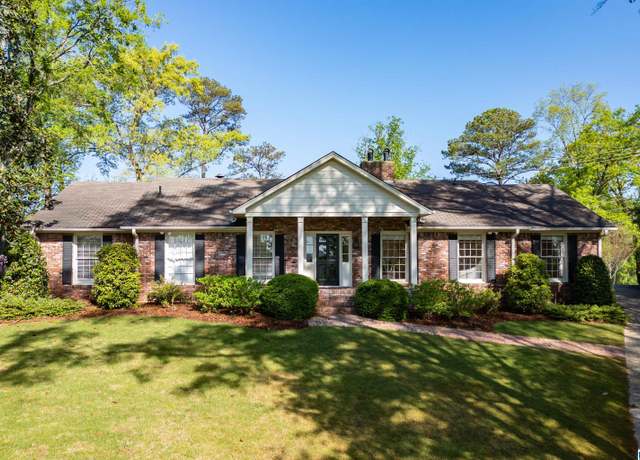 Property at 180 Peachtree Cir, Mountain Brook, AL 35213, 3 beds, 2.5 baths