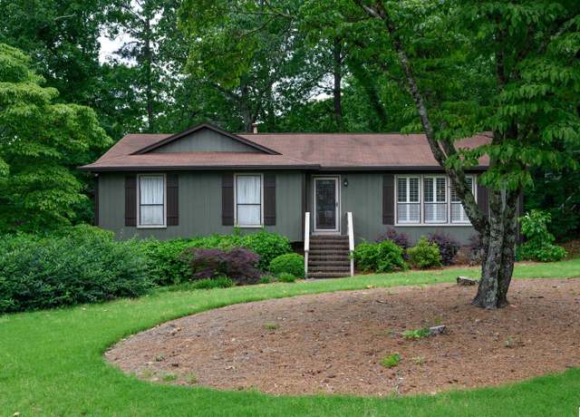 Property at 2256 Rockcreek Trl, Hoover, AL 35226, 3 beds, 2 baths