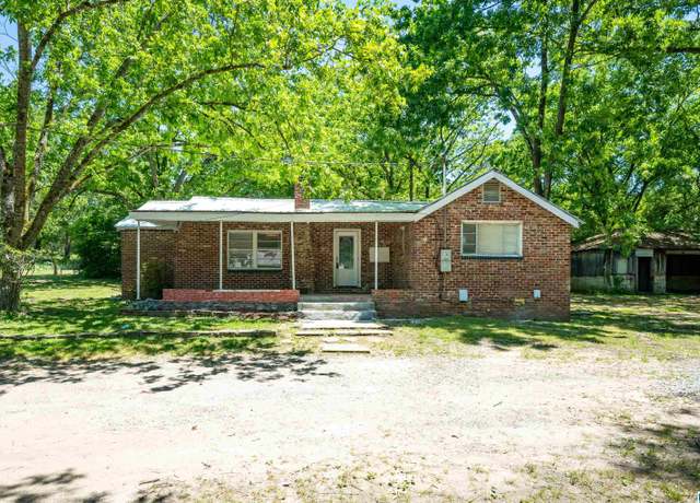 Property at 3600 Stump Town Rd, Hueytown, AL 35023, 3 beds, 1 bath