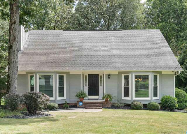 Property at 6261 Victoria Dr, Pelham, AL 35124, 3 beds, 2.5 baths