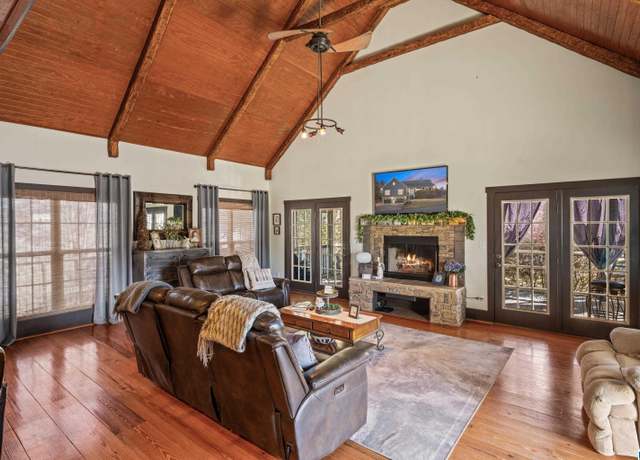 Property at 427 Perkins Landing Cv, Columbiana, AL 35051, 3 beds, 2 baths