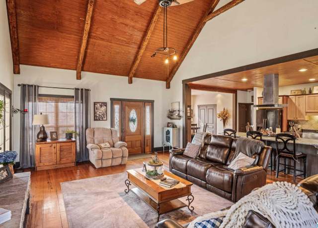 Property at 427 Perkins Landing Cv, Columbiana, AL 35051, 3 beds, 2 baths