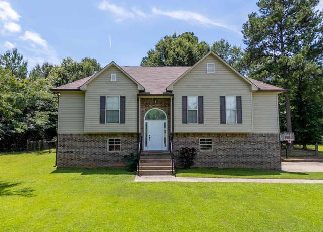 Property at 560 Hillstone Dr, Pell City, AL 35125, 3 beds, 2 baths