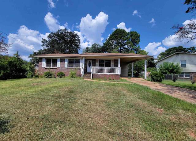 Property at 3366 Crescent Dr, Hueytown, AL 35023, 3 beds, 1.5 baths