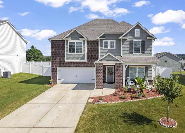 Property at 1019 Greenhead Dr, Alabaster, AL 35007, 6 beds, 3 baths