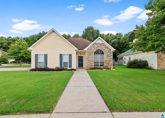 Property at 1700 Amberley Woods Pl, Helena, AL 35080, 3 beds, 2 baths