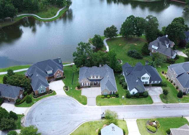 Property at 5557 Lakes Edge Dr, Hoover, AL 35242, 4 beds, 3 baths